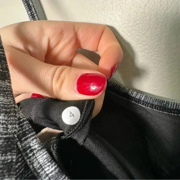 Lululemon Drop It Like It's Hot Leotard 4 - Picture 7 of 11